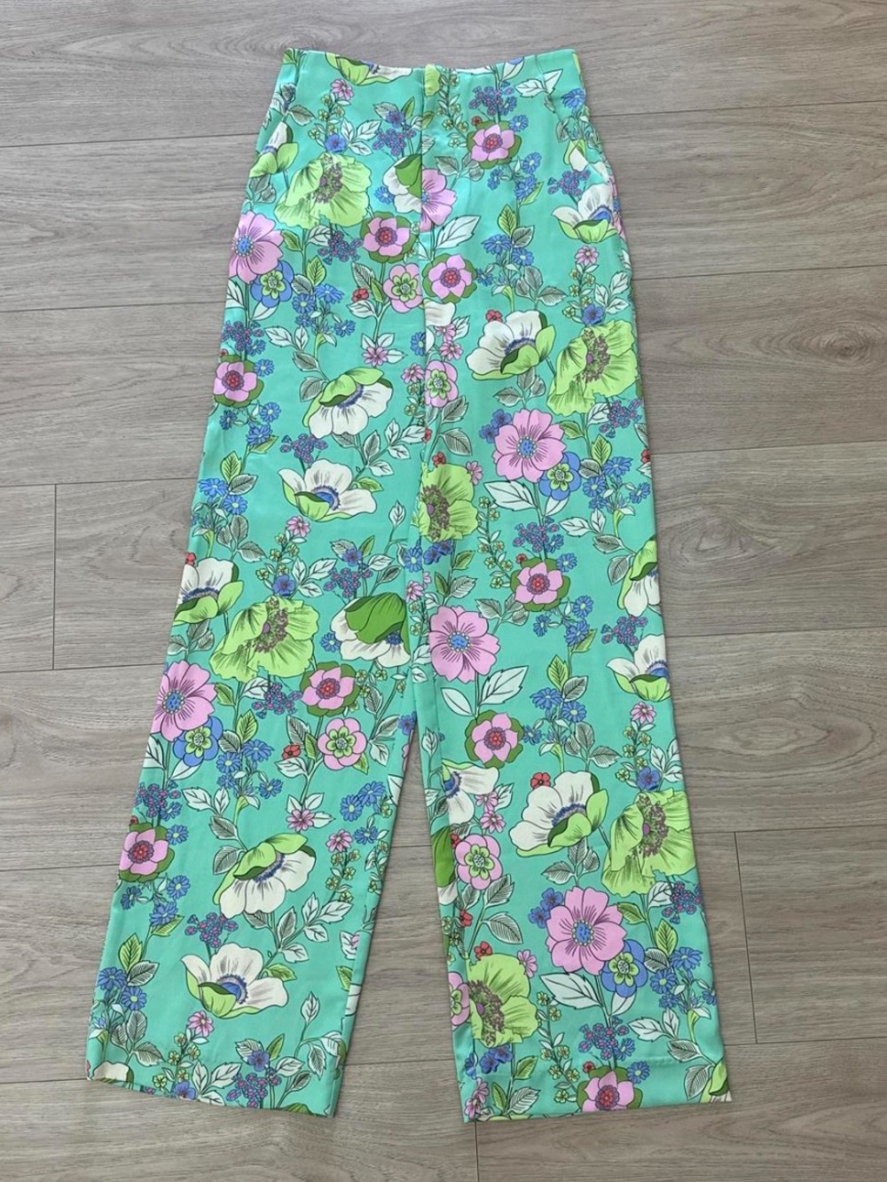 Zara Satin Floral Pants in Mint Green with Pink Accents XS